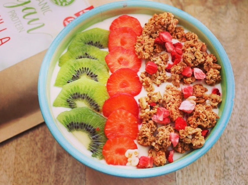 Kiwi, aardbei en granola smoothie bowl – recept