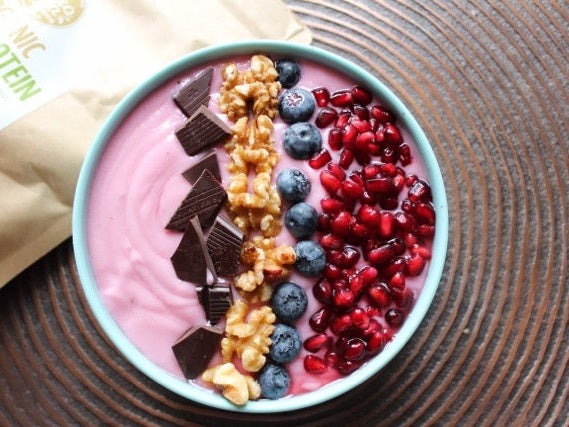 Smoothie bowl met walnoten en chocolade – recept