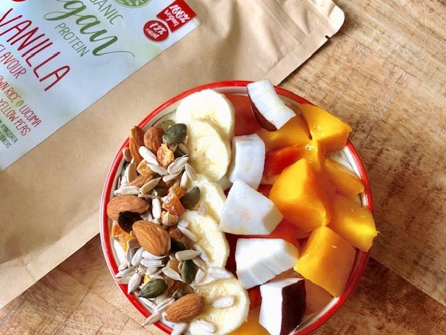 Noten, mango en kokos smoothie bowl – recept