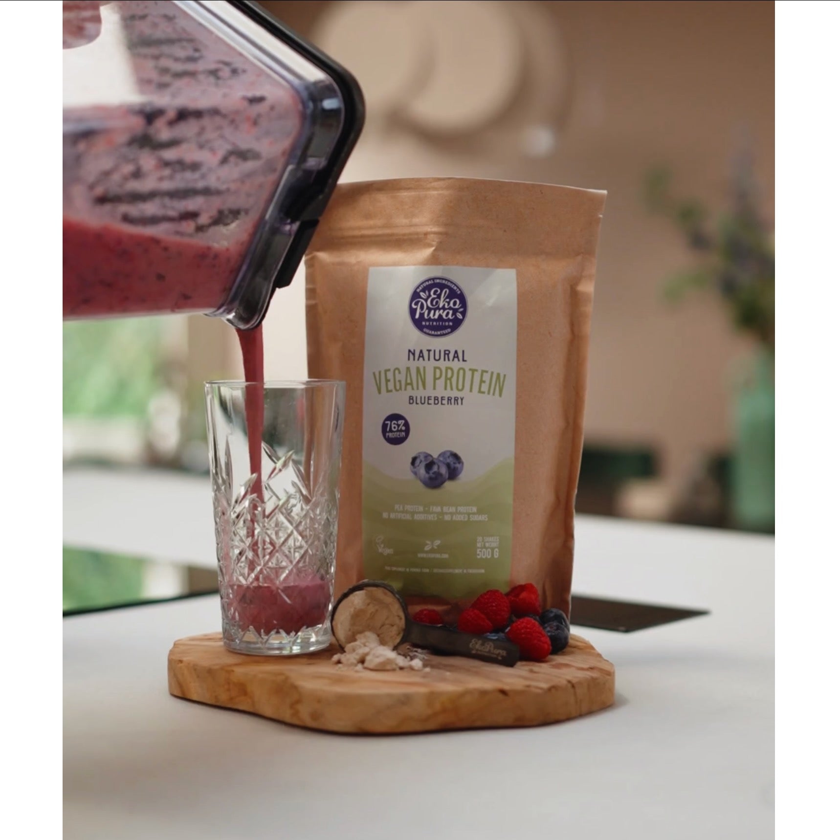 How to prepare an Ekopura Vegan Protein Blueberry smoothie
